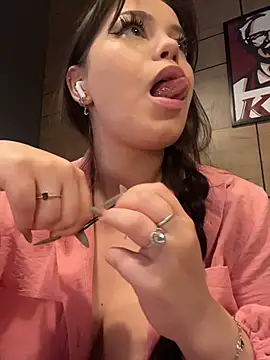 عرض كام Chloe__Moon الجنسي المباشر