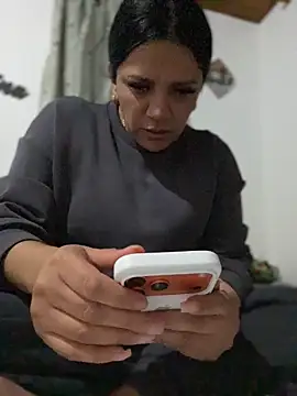 Milff_parkerrr Adlı Modelin Canlı Sohbet Odası