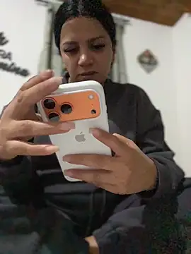 Živá chatovací místnost Milff_parkerrr