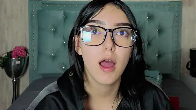 Marcelaa_fox Adlı Modelin Canlı Sohbet Odası