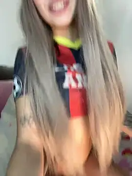 lunaapppp Adlı Modelin Canlı Sohbet Odası