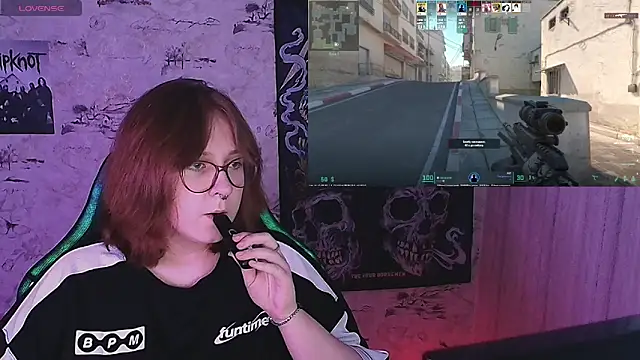 חדר צ'אט בשידור חי של Rudy_02