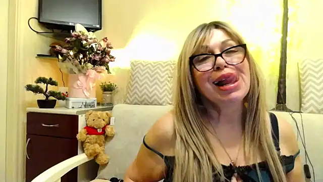 SusieNoreen's Live Chat Room