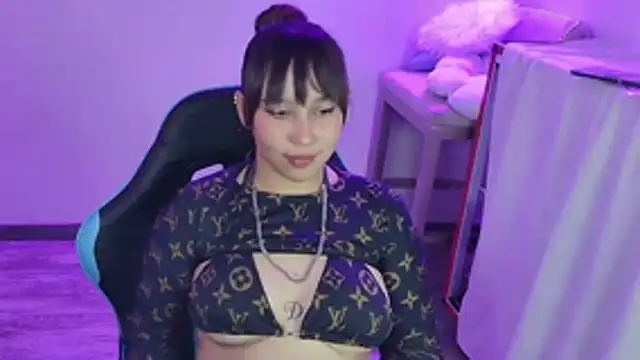 Skarlet_Adams28のライブチャットルーム