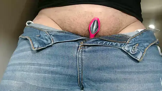 EmmyHornyDirty Adlı Modelin Canlı Sohbet Odası