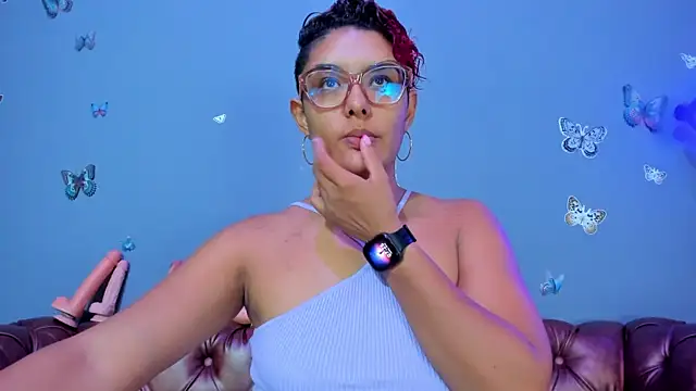 Kaira_mosse Adlı Modelin Canlı Sohbet Odası