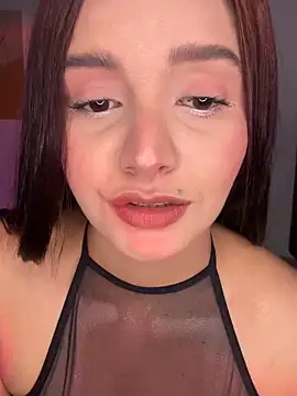 Melanyprada Adlı Modelin Canlı Sohbet Odası