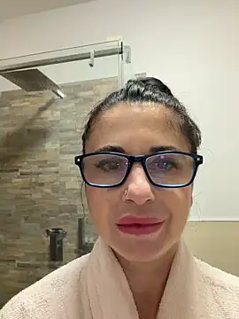 غرفة دردشة Eva_Pearl المباشرة