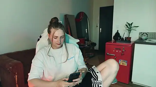 Celeste_Off Live Chatraum