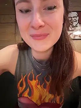Dina_Tease Adlı Modelin Canlı Sohbet Odası