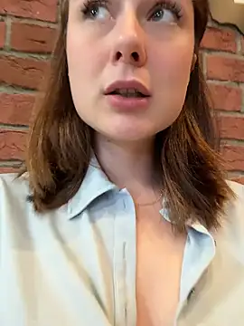 Dina_Tease Adlı Modelin Canlı Sohbet Odası