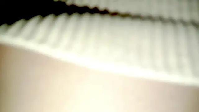 Živá chatovací místnost PetiteIvoryQueen19