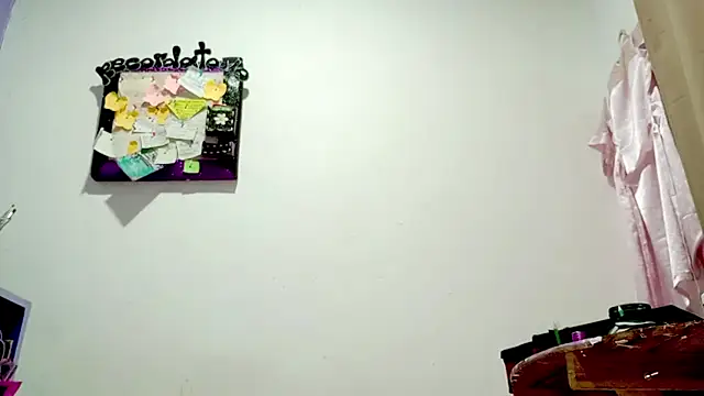 Sala de chat en directo de PetiteIvoryQueen19