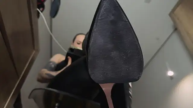 MistressSilvia Adlı Modelin Canlı Sohbet Odası