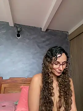 MafeeRoss' Live Chat Room