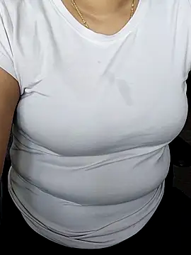 Živá chatovací místnost QueenHaryanaa