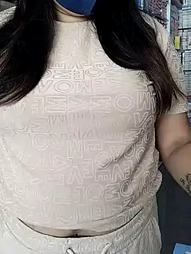 غرفة دردشة QueenHaryanaa المباشرة