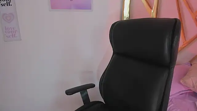 LanaJones_ Adlı Modelin Canlı Sohbet Odası