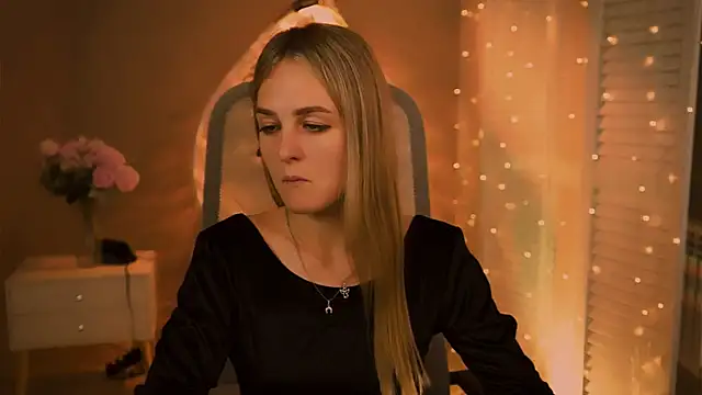 DeboraLarson Adlı Modelin Canlı Sohbet Odası