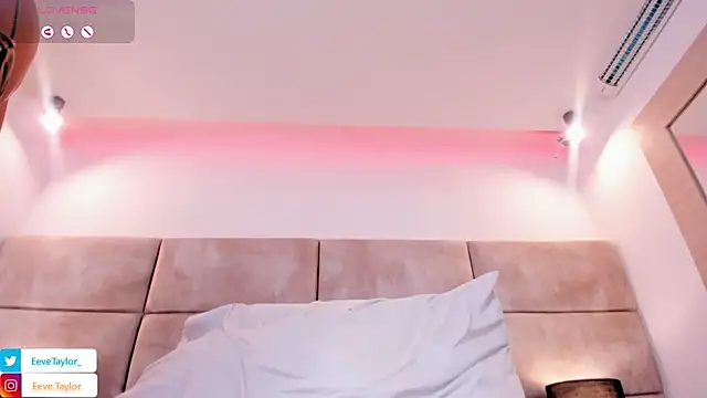 Eevee_Taylor Adlı Modelin Canlı Sohbet Odası