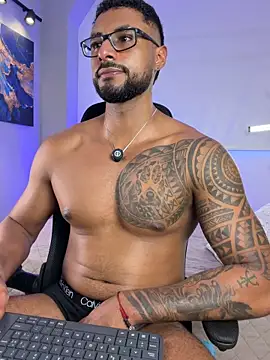 LiamGarcia1's Live Sex Cam Show