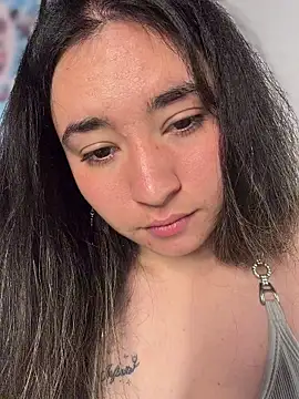 Sophie_LS Adlı Modelin Canlı Sohbet Odası