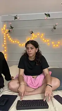Sarabubbie's Live Chat Room