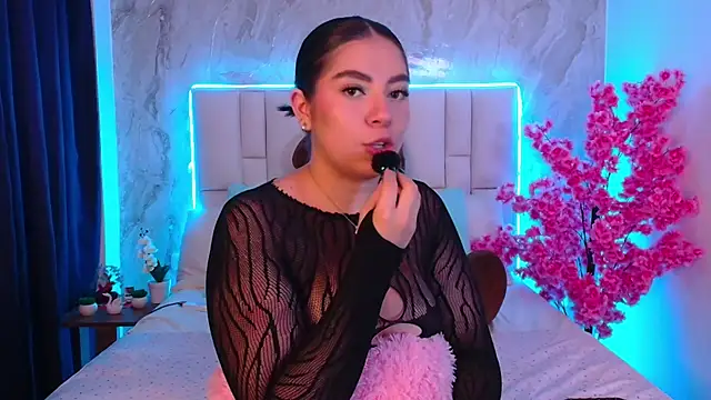 IsabellaAnngel's Live Chat Room