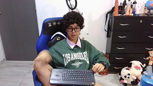 Chat soba uživo modela thomascooper7