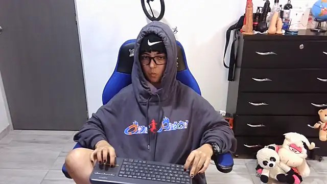 חדר צ'אט בשידור חי של thomascooper7