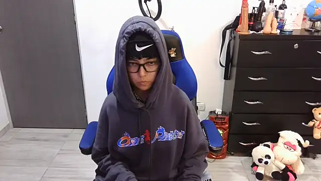 חדר צ'אט בשידור חי של thomascooper7