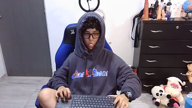 Živá chatovací místnost thomascooper7