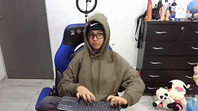 Živá chatovací místnost thomascooper7