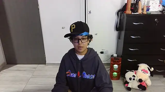 thomascooper7's Live Chat Room