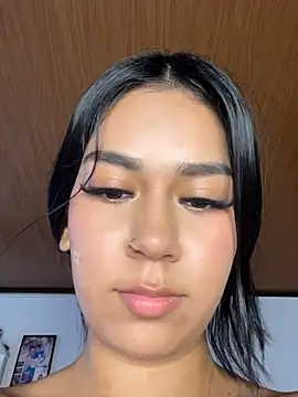 Živá chatovací místnost ALANAH_KITTY