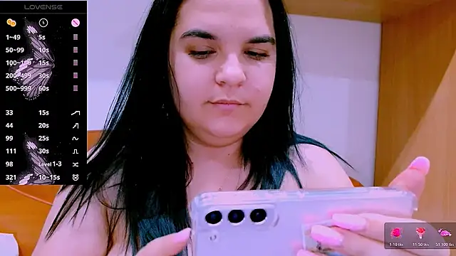 Minnie_Ella's Live Chat Room