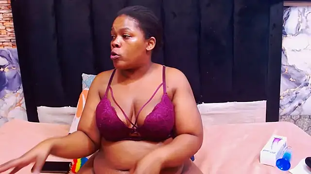 BigbootyNickyx Cameră chat live