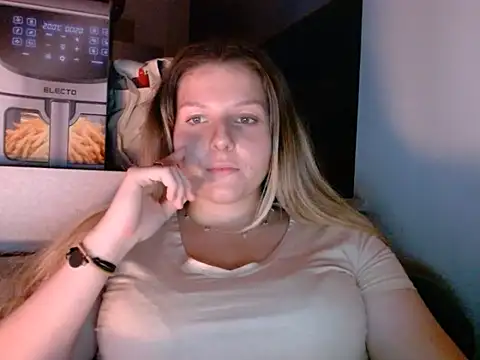 BritneySensual live-chat rom
