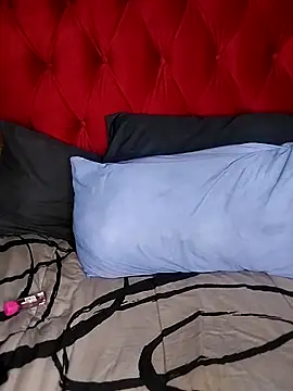ThickPearlx23 élő chatszobája