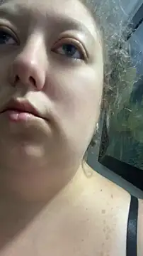 غرفة دردشة Chloee_Peach المباشرة