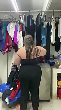 Онлайн чат Chloee_Peach