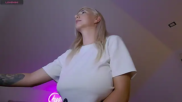 Živá chatovací místnost KhloeK