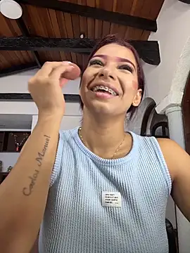 TiaraRosse Adlı Modelin Canlı Sohbet Odası