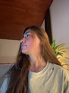 חדר צ'אט בשידור חי של emmily_d