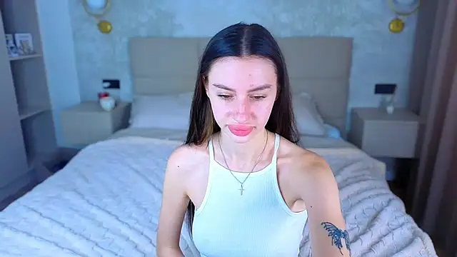 Snow_WhiteeeX Adlı Modelin Canlı Sohbet Odası