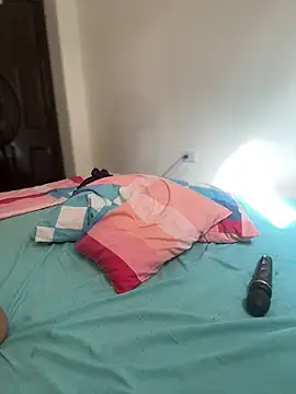 Kittyhelll_ Adlı Modelin Canlı Sohbet Odası