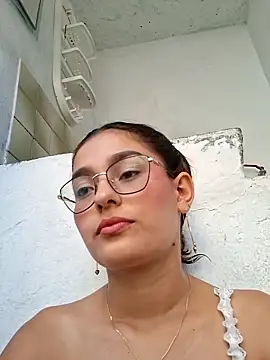 Chat soba uživo modela Ary-18