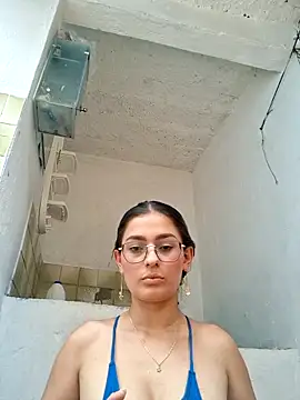 Chat soba uživo modela Ary-18
