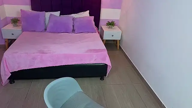 Scarlett__bell Adlı Modelin Canlı Sohbet Odası