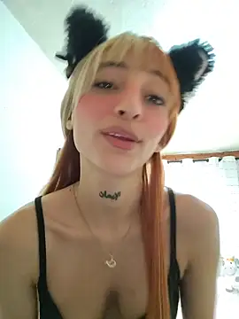 Sala de chat ao vivo de Dani-peggin